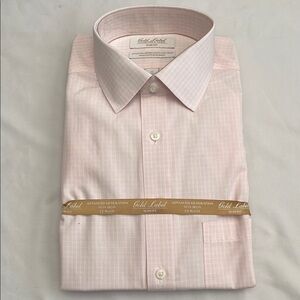 Roundtree & Yorke Pink Dress Shirt with Subtle Pattern